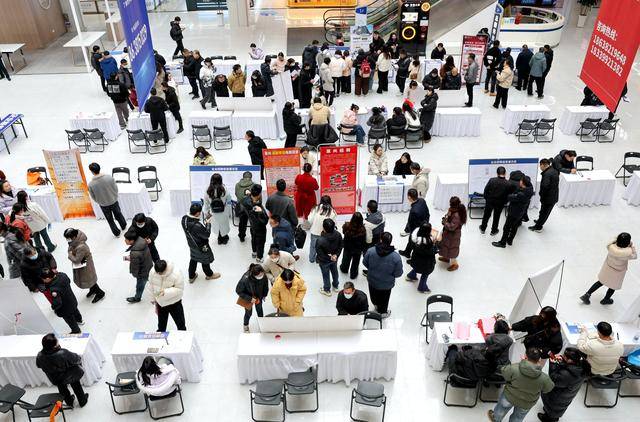 郑州16900+岗位“职”等你来 这场招聘会点燃青年就业热情