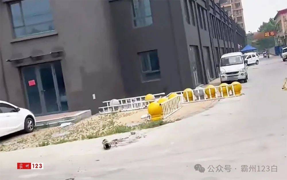 霸州此地谁设的路障？合法吗？