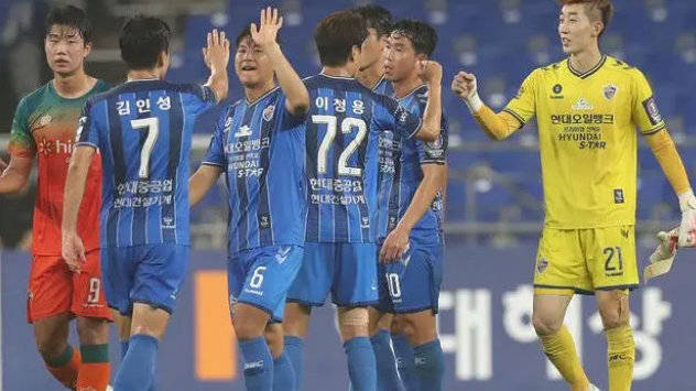 全北现代与江原FC之战的比分预测：基于数据与情势的理性分析